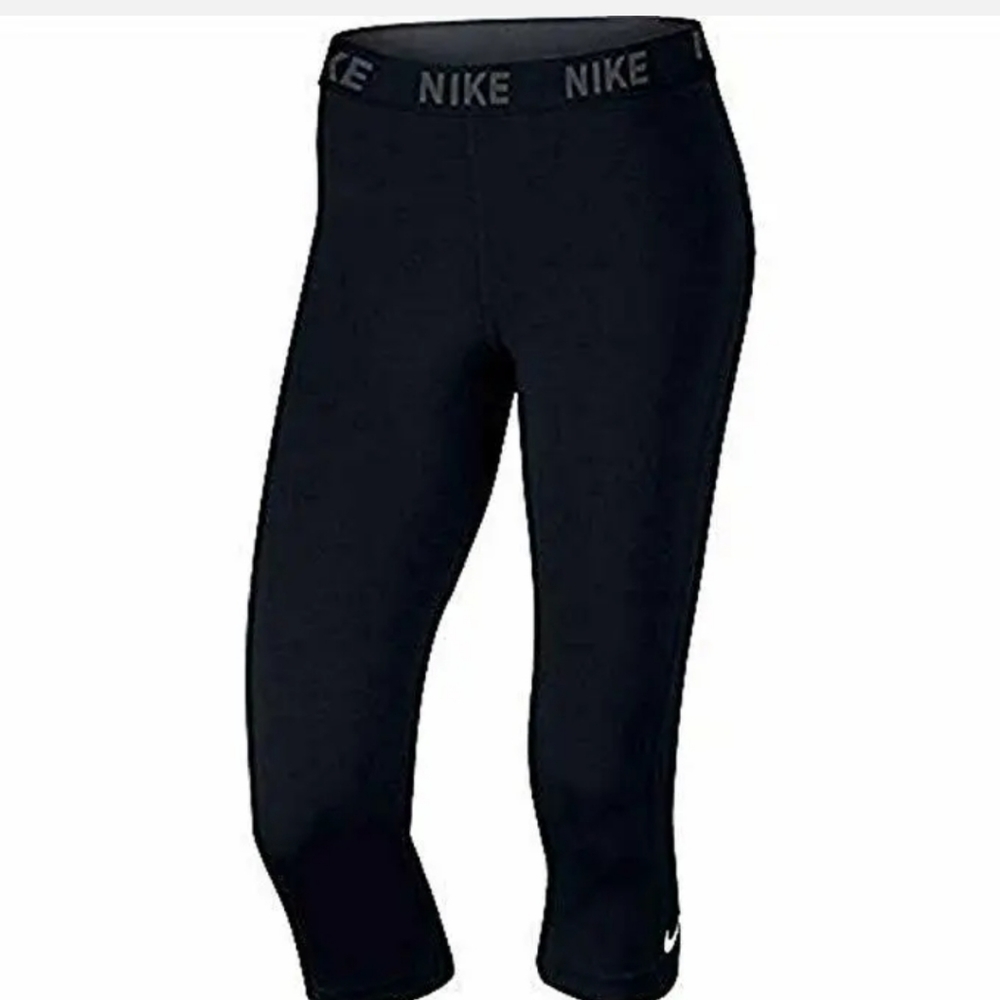 Black Nike Dri-Fit Training Capri Pants